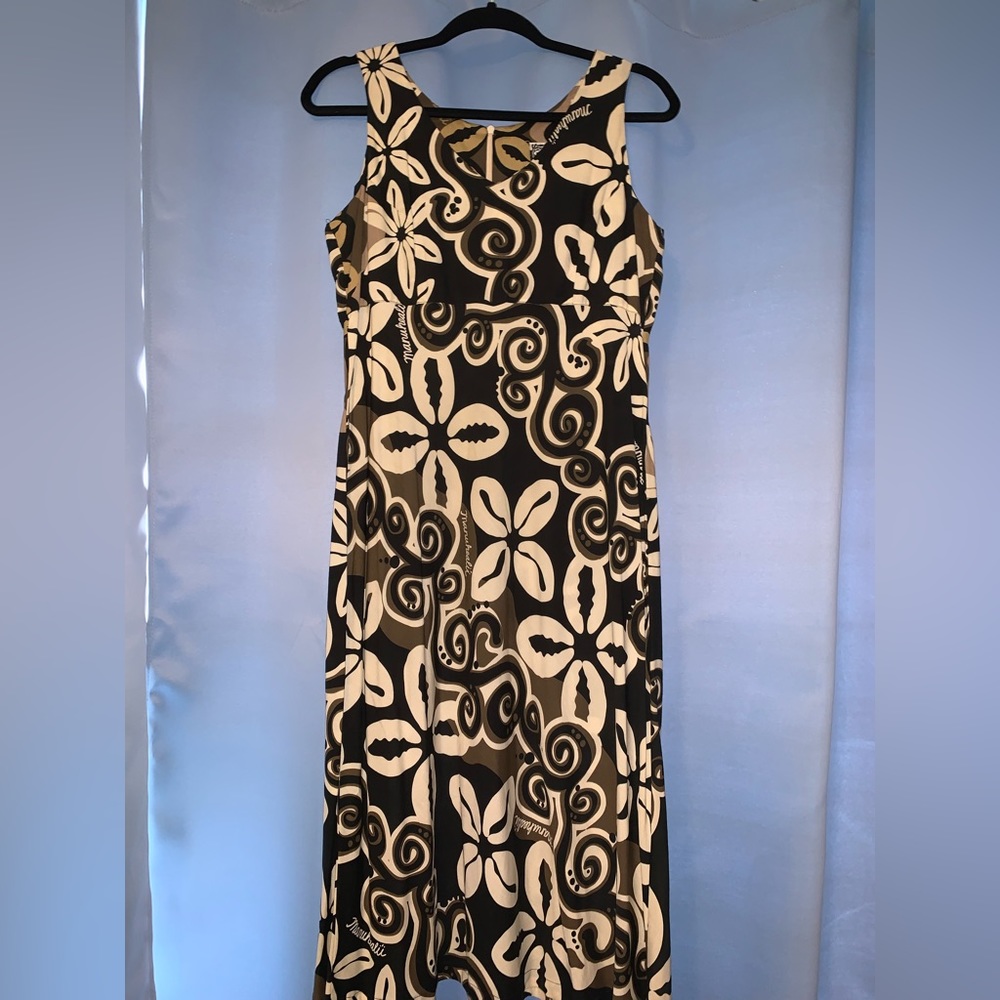 Manuhealii Dress